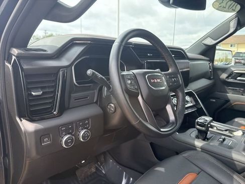 Used 2023 GMC Sierra 1500 AT4 w/ AT4 Preferred Package AWD/4WD image 18