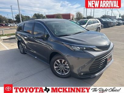 Used 2025 Toyota Sienna XLE