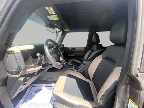 Certified 2023 Ford Bronco Wildtrak AWD/4WD image 9