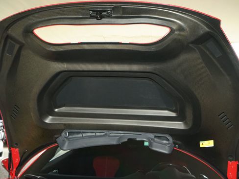 Used 2020 Ferrari 488 Pista Spider image 30