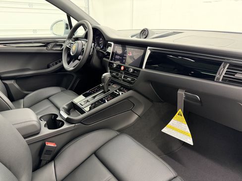 New 2026 Porsche Macan image 24