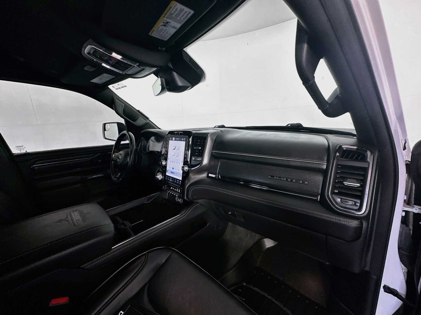 Used 2023 RAM 1500 Limited AWD/4WD image 29