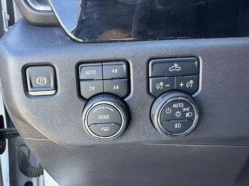 Used 2024 Chevrolet Silverado 1500 LT Trail Boss w/ Protection Package image 30