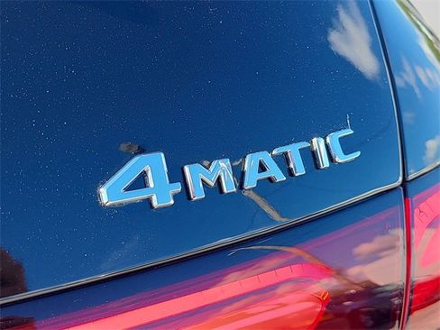 Used 2023 Mercedes-Benz GLC 300 4MATIC w/ Exclusive Trim Package image 11