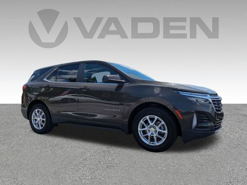Certified 2024 Chevrolet Equinox LT FWD image 3