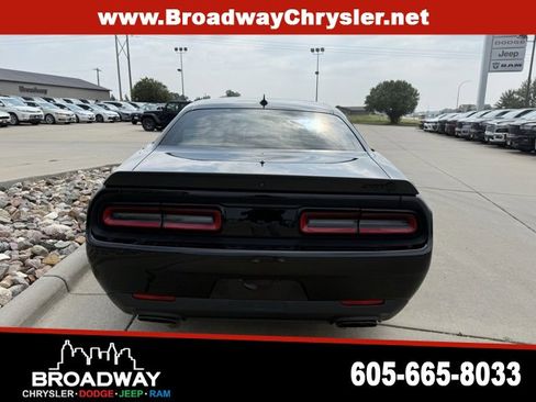 Used 2022 Dodge Challenger SRT Hellcat Redeye image 6
