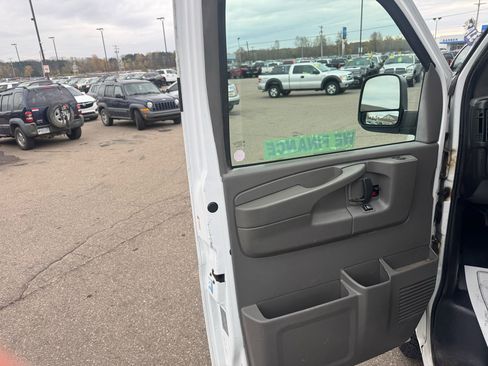 Used 2014 GMC Savana 2500 G2500 Extended Cargo image 10