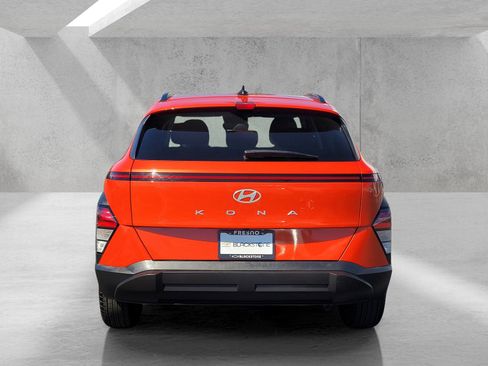 Used 2025 Hyundai Kona SEL FWD image 5