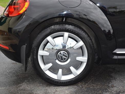 Used 2015 Volkswagen Beetle 1.8T FWD image 42