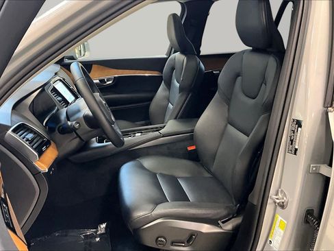 Used 2025 Volvo XC90 T8 Plus w/ Protection Package AWD/4WD image 9