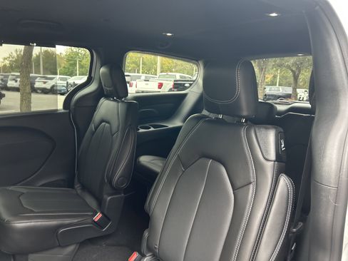 New 2026 Chrysler Pacifica Select image 37
