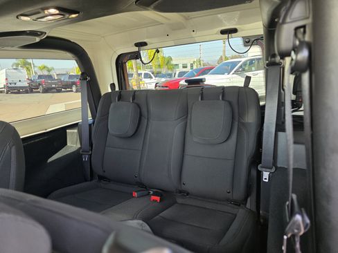 Used 2019 Chrysler 300 Limited RWD image 17