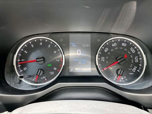 Used 2022 Toyota RAV4 XLE FWD image 24