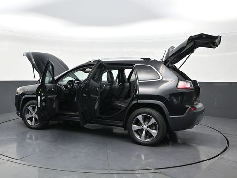 Used 2019 Jeep Cherokee Limited w/ Luxury Group AWD/4WD image 32