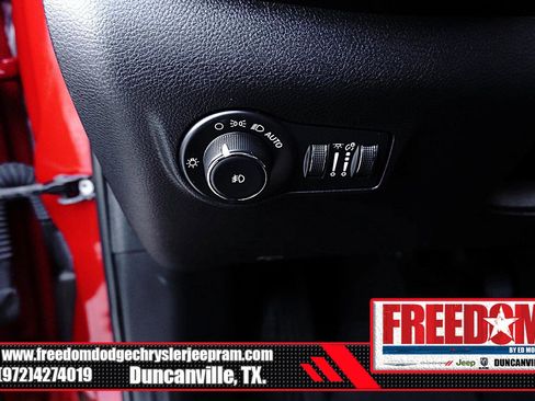 Certified 2023 Jeep Compass Limited image 27