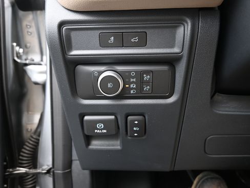 Used 2022 Ford Expedition Limited image 14