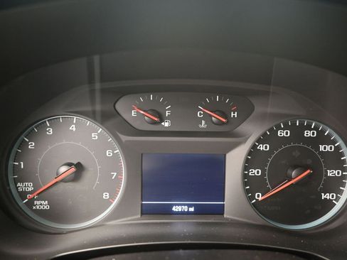 Used 2023 Chevrolet Traverse LS FWD image 11