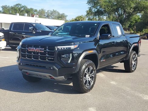 Used 2025 GMC Canyon AT4 w/ Technology Plus Package AWD/4WD image 3