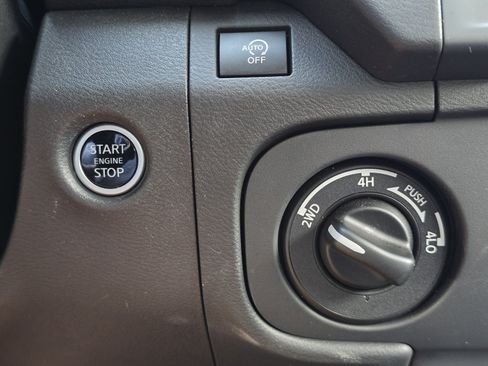 Certified 2025 Nissan Frontier SV AWD/4WD image 22