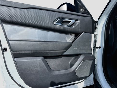 Used 2019 Land Rover Range Rover Velar R-Dynamic SE AWD/4WD image 21