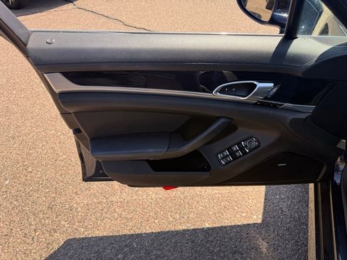 Used 2016 Porsche Panamera S RWD image 14