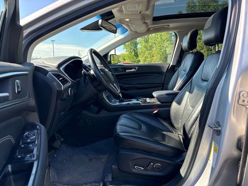 Used 2017 Ford Edge Titanium w/ Equipment Group 302A AWD/4WD image 8