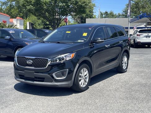 Used 2017 Kia Sorento L FWD image 2