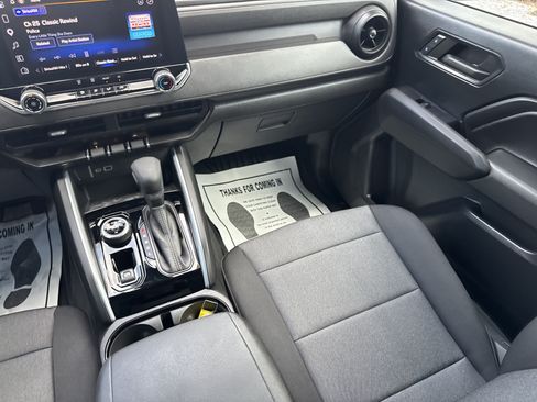 Certified 2024 Chevrolet Colorado Trail Boss w/ LPO, Dark Essentials Package AWD/4WD image 15