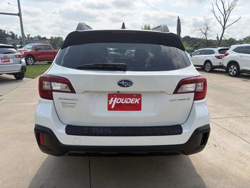 Used 2019 Subaru Outback 2.5i Premium AWD/4WD image 7