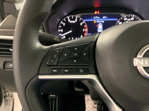 Used 2025 Nissan Altima 2.5 SV FWD image 18