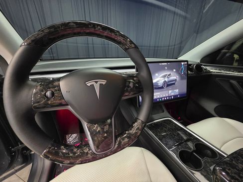 Used 2023 Tesla Model Y Performance AWD/4WD image 3