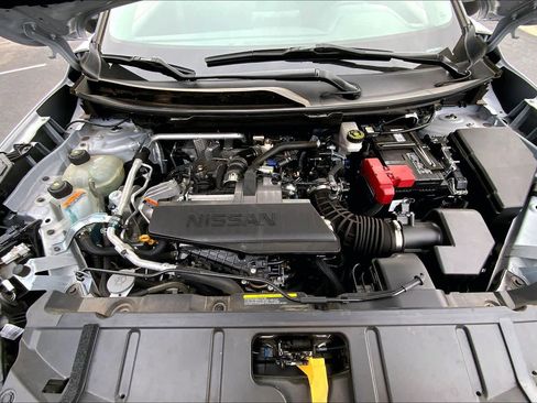 Used 2024 Nissan Rogue S image 32