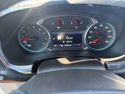 Used 2023 Chevrolet Traverse RS AWD/4WD image 16