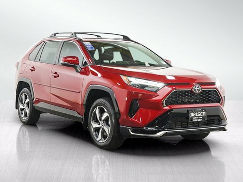 Used 2025 Toyota RAV4 SE w/ Weather & Moonroof Package AWD/4WD image 9