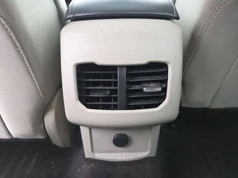 Used 2019 Ford Fusion SE image 22