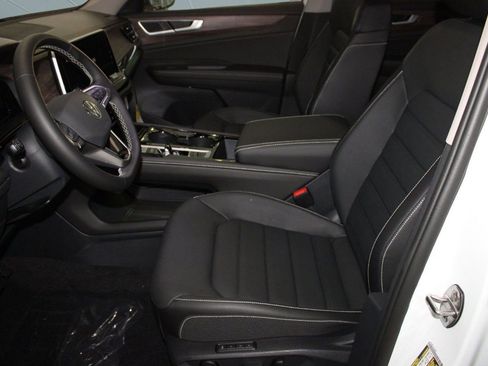 New 2026 Volkswagen Atlas SEL image 5