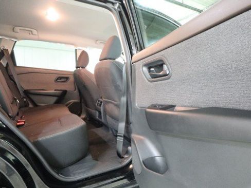 Used 2023 Nissan Rogue S AWD/4WD image 11