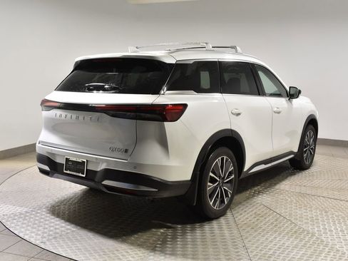 Certified 2026 INFINITI QX60 Luxe w/ Family Package AWD/4WD image 8