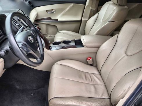 Used 2013 Toyota Venza XLE image 16