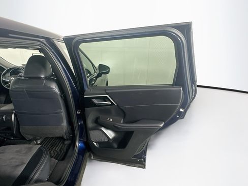 Used 2024 Mitsubishi Outlander SE AWD/4WD image 29