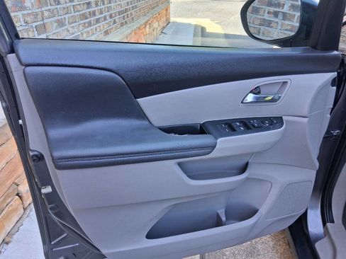 Used 2015 Honda Odyssey EX image 27
