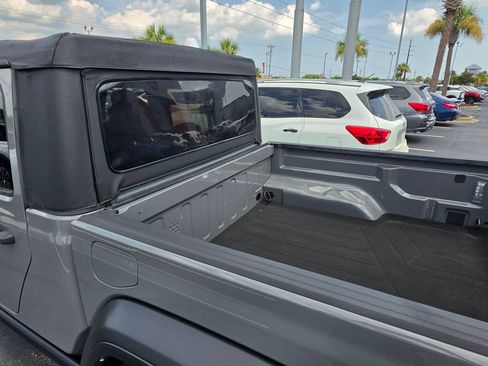Used 2021 Jeep Gladiator Sport w/ Trailer Tow Package AWD/4WD image 10