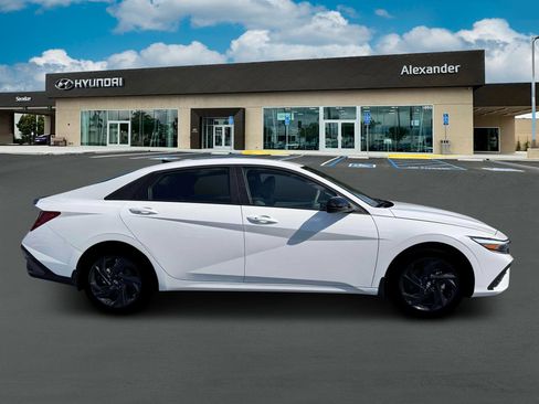 New 2026 Hyundai Elantra Sport FWD image 9