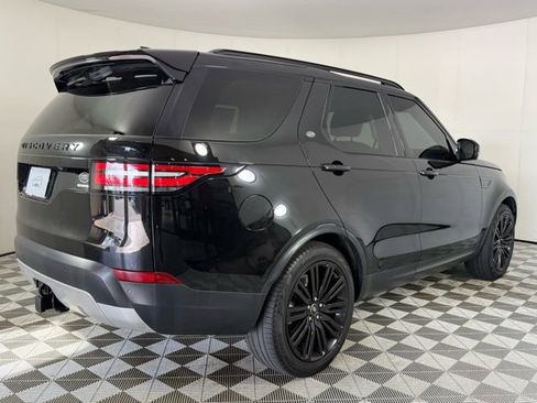 Certified 2017 Land Rover Discovery HSE image 8