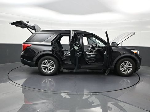 Used 2021 Ford Explorer XLT w/ Equipment Group 202A RWD image 31