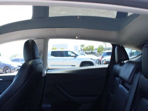 Used 2023 Tesla Model Y Long Range AWD/4WD image 30