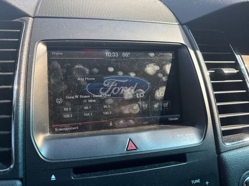 Used 2015 Ford Taurus Limited FWD image 16