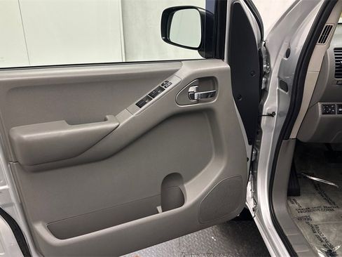 Used 2014 Nissan Frontier SV w/ SV Value Truck Package image 14