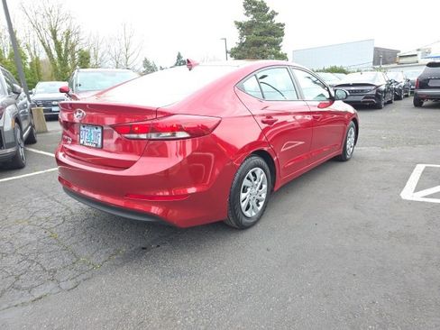 Used 2017 Hyundai Elantra SE image 5