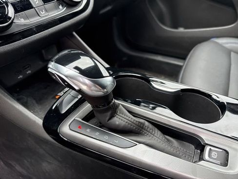 Used 2025 Buick Envista Sport Touring w/ Experience Buick Package image 14